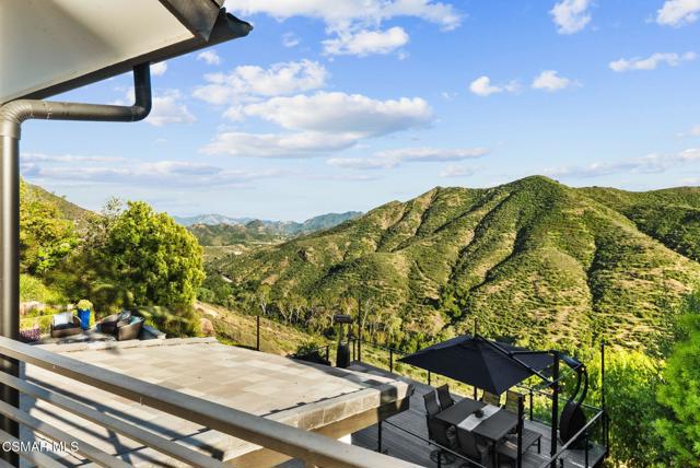 31460 Glenbridge Road, Westlake Village CA: https://media.crmls.org/mediaz/6289e8bd-582e-4fe2-bbfe-a3dbfd126c3e.jpg