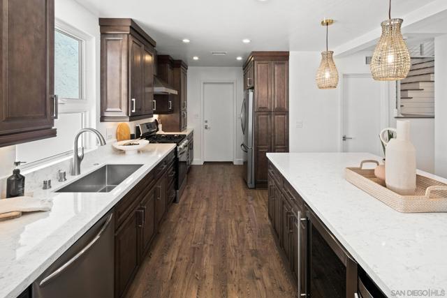 4465 GESNER STREET, San Diego CA: https://media.crmls.org/mediaz/628b49fb-e8dc-45ab-8391-66f80e485b4f.jpg