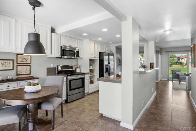 Detail Gallery Image 9 of 57 For 213 via Osuna, Rancho Santa Fe,  CA 92091 - 3 Beds | 3 Baths