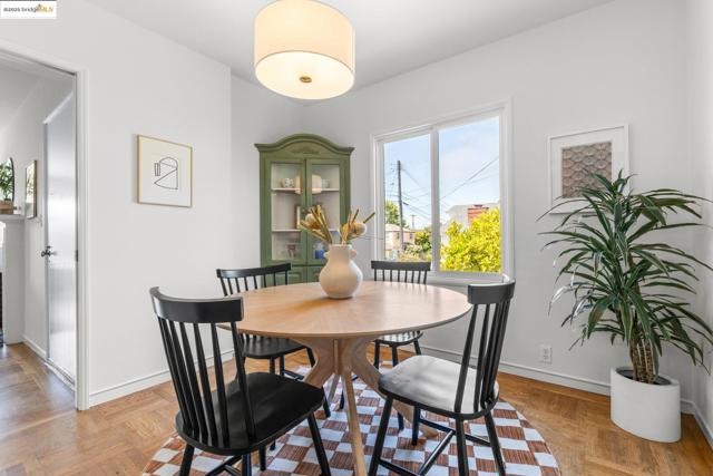 1420 Catherine Dr, Berkeley CA: https://media.crmls.org/mediaz/628be9cf-d36b-49f3-92c0-27c1481e4184.jpg