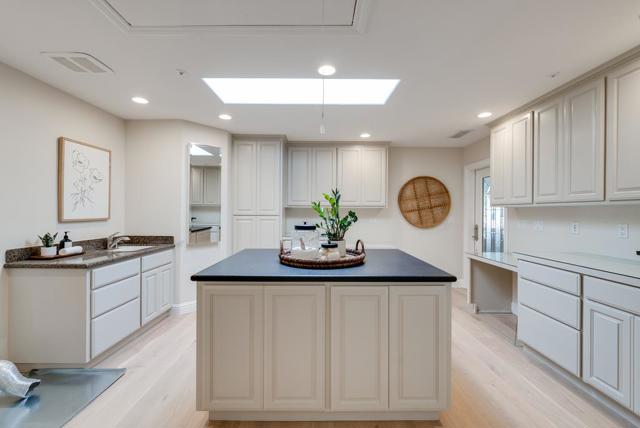 121 Day Valley Lane, Aptos CA: https://media.crmls.org/mediaz/628c10bb-cccb-4f16-b513-7d69c9c56905.jpg