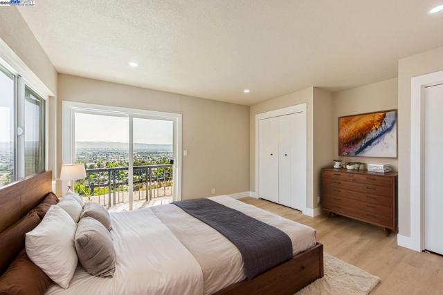 10745 Ridgeview Way, San Jose CA: https://media.crmls.org/mediaz/628c9b5c-91bf-452a-b129-4799ac4c613e.jpg