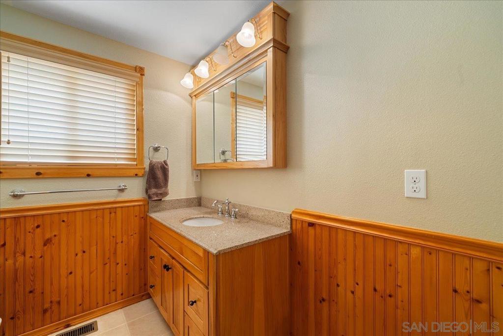 MLS #250040363SD image #19