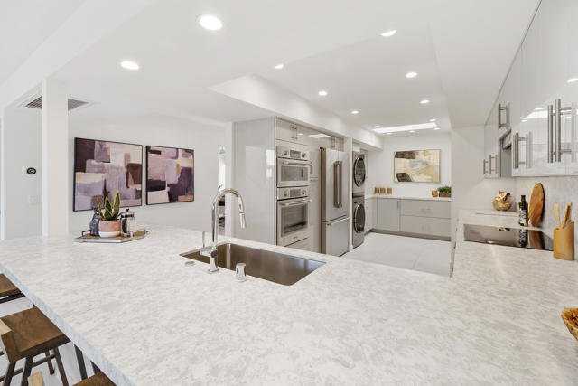 73450 Dalea Lane, Palm Desert CA: https://media.crmls.org/mediaz/628dc9e7-c9eb-43db-be07-fc574a1fbe2c.jpg