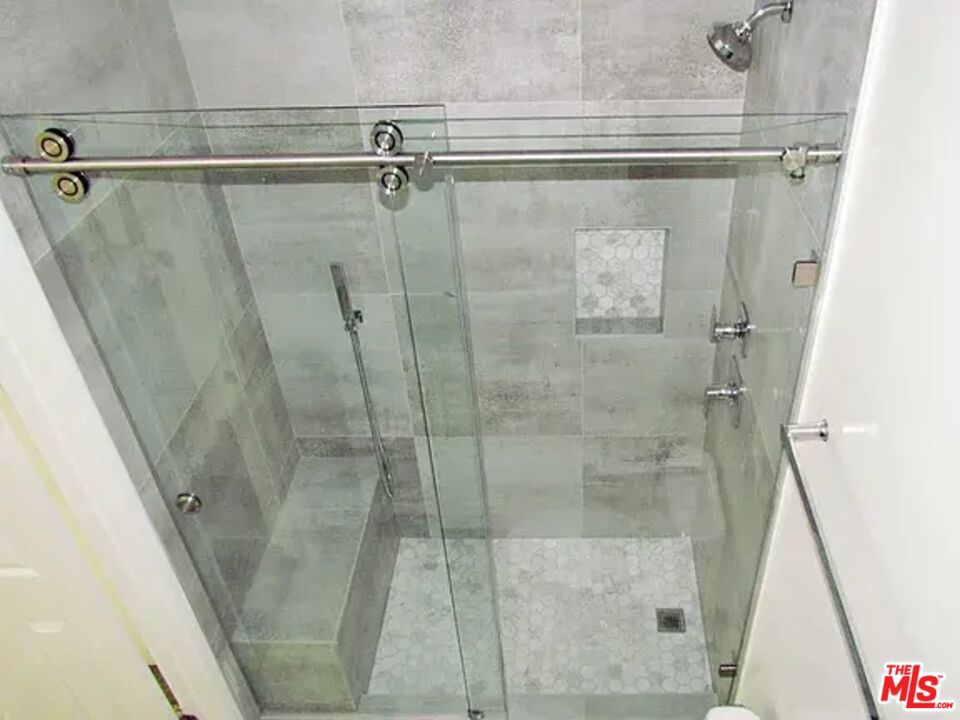 https://media.crmls.org/mediaz/628de953-f435-4d27-b1a7-fe7f62474678.jpg?preset=X-Large