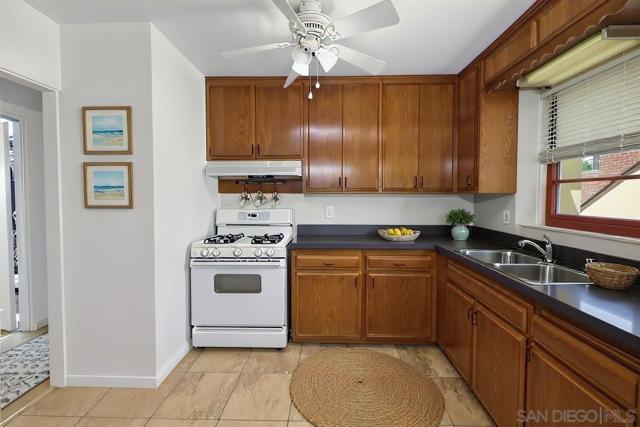 3483 Olive Street, San Diego CA: https://media.crmls.org/mediaz/628e0e88-f215-422b-bf83-f2f382523af0.jpg