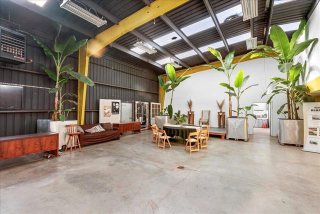 371 Calabasas Road, Watsonville CA: https://media.crmls.org/mediaz/628eb24a-981f-4bd2-a036-5c2e56ac39a9.jpg