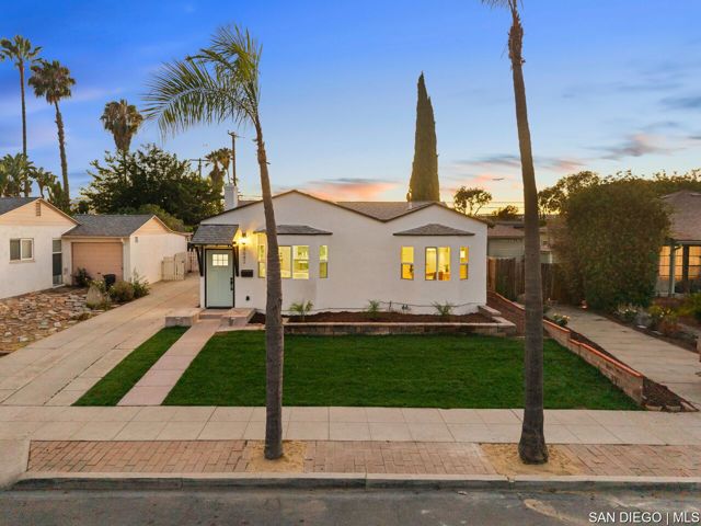 4642 Aragon DR, San Diego CA: https://media.crmls.org/mediaz/628ec5cd-29ac-4368-89cd-2764e4b96344.jpg