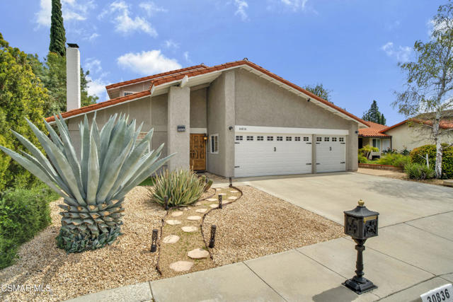 30836 Overfall Drive, Westlake Village CA: https://media.crmls.org/mediaz/628ec6f3-ed07-45ee-b972-c1aca4c7bdb8.jpg