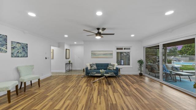 2517 Navarra Drive, Carlsbad CA: https://media.crmls.org/mediaz/628f85ae-43ef-43a5-827a-3feafc464f09.jpg