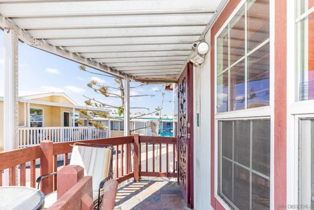 120 Sherri Ln, Oceanside CA: https://media.crmls.org/mediaz/62902583-9a88-42b5-b67e-ed161554d58a.jpg