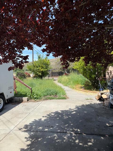 22501 San Vicente Avenue, San Jose CA: https://media.crmls.org/mediaz/62907cf8-cec4-41e5-bbc8-8e25f708ee6c.jpg