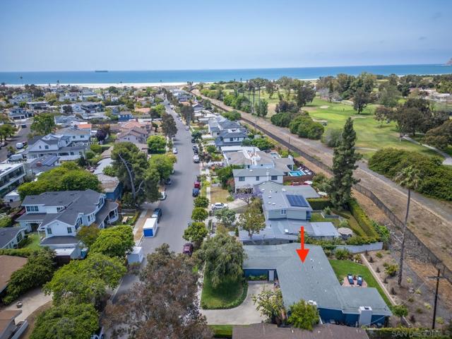 850 Coronado Ave, Coronado CA: https://media.crmls.org/mediaz/6290baec-9166-4877-b8c2-587117ceab76.jpg
