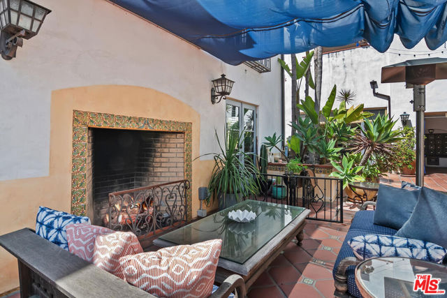 1414 N Harper Avenue, West Hollywood CA: https://media.crmls.org/mediaz/6290e775-f7bd-4376-99b8-eda0cdf544ef.jpg