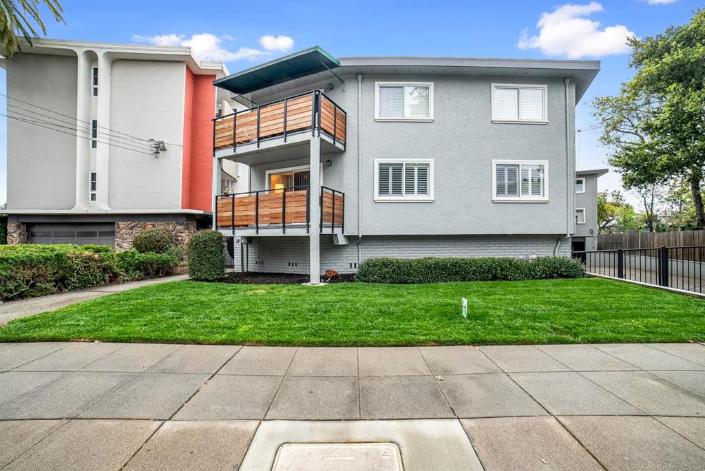 88 Claremont Avenue #8