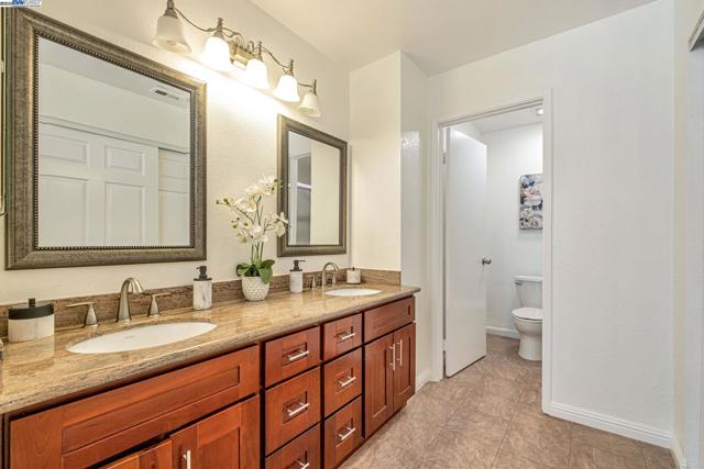 4834 Garnet Cmn, Fremont CA: https://media.crmls.org/mediaz/62916350-26fb-4c13-9909-442b68681488.jpg