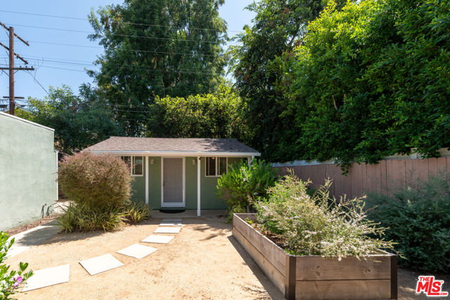 4316 Beeman Avenue, Studio City CA: https://media.crmls.org/mediaz/62920b24-1095-45a6-9928-9c689ed17865.jpg