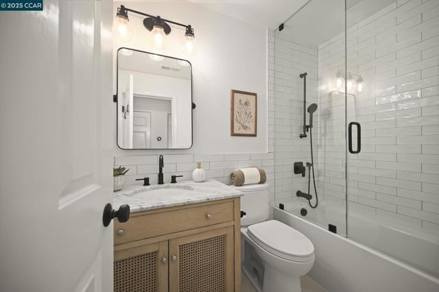 2120 Shady Creek Pl, Danville CA: https://media.crmls.org/mediaz/62922263-7286-43ba-bee0-988acdb26403.jpg