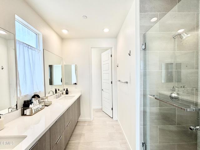 1105 Canal Street, Oxnard CA: https://media.crmls.org/mediaz/62922299-50aa-44ca-91df-bfcb75a3357f.jpg