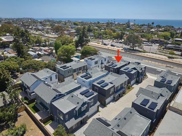 559 N Vulcan Ave, Encinitas CA: https://media.crmls.org/mediaz/629399fd-5283-4532-a424-656fba477a76.jpg