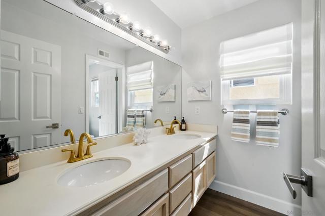 12135 Via San Loreno, San Diego CA: https://media.crmls.org/mediaz/6293ee68-da7b-467f-b61e-7d8f1f4757ed.jpg