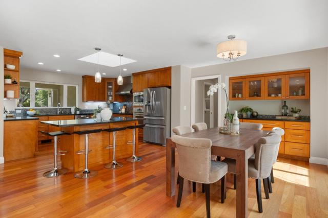 1098 Muir Way, Los Altos CA: https://media.crmls.org/mediaz/6294666d-3f6e-45be-87f6-10f4325d2587.jpg
