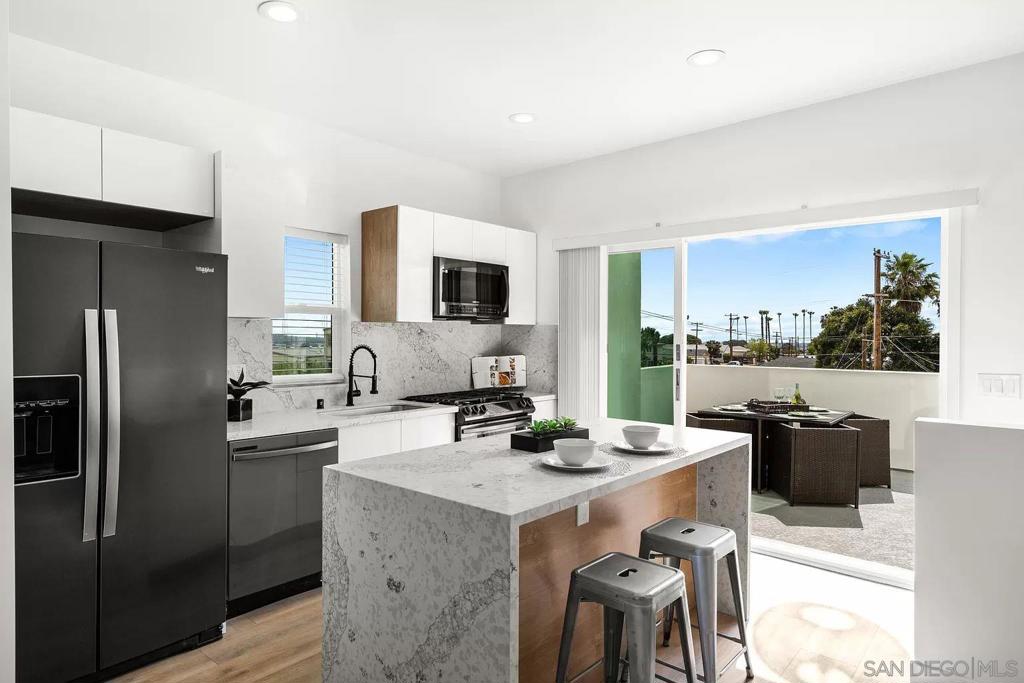 MLS #250040967SD image #17