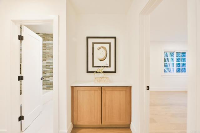 Detail Gallery Image 36 of 63 For 1045 Tarento Dr, San Diego,  CA 92107 - 4 Beds | 4 Baths