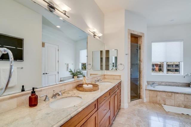 Detail Gallery Image 30 of 57 For 4529 Cove Dr #101,  Carlsbad,  CA 92008 - 4 Beds | 3/1 Baths