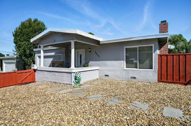 2950 Union Avenue, Hayward CA: https://media.crmls.org/mediaz/6294f93c-ca23-4e07-afbb-8216fc3dea18.jpg