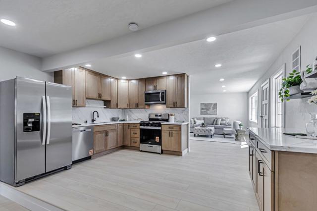 1615 Dennis Avenue, Milpitas CA: https://media.crmls.org/mediaz/62950328-2673-4c5a-9976-da12381e4e2e.jpg