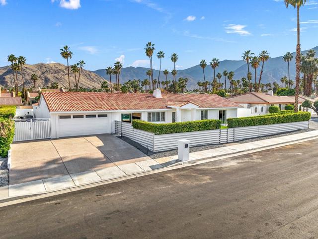 2943 Guadalupe Road, Palm Springs CA: https://media.crmls.org/mediaz/629546aa-19f5-4cd9-9935-8adf976cfd9b.jpg