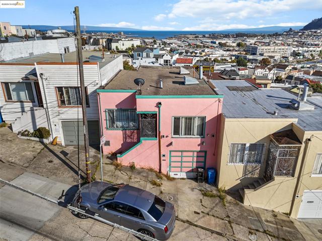 41 Apollo St, San Francisco CA: https://media.crmls.org/mediaz/6295d335-6960-404a-ad1f-f28e7d3aefe9.jpg