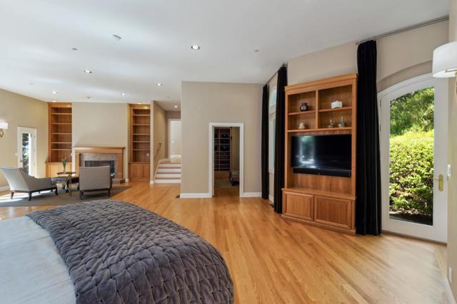 55 Vista Verde Way, Portola Valley CA: https://media.crmls.org/mediaz/62960a04-144d-4ad4-ba68-4cdc8b86361f.jpg