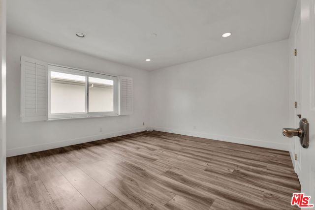 13224 Admiral Avenue, Marina del Rey CA: https://media.crmls.org/mediaz/62967c85-79a4-4679-ac89-ea647cf9b746.jpg