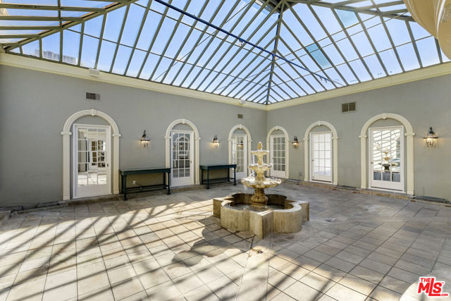 803 N Rexford Drive, Beverly Hills CA: https://media.crmls.org/mediaz/6296953e-8e8d-47db-83ac-8fb71b22eec0.jpg