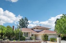 18520 Asuncion Street, Porter Ranch CA: https://media.crmls.org/mediaz/6296b45a-9443-438b-aa7d-49f2a74bc38c.jpg