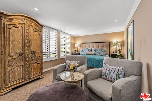 Image 12 of 26 For 851 Kings Road 207