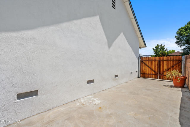 951 Tapies Court, Newbury Park CA: https://media.crmls.org/mediaz/62983028-90ab-4230-a74a-d9840551bbb9.jpg