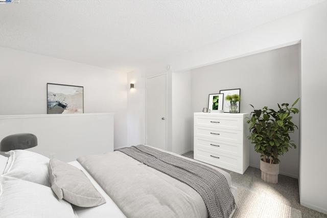 1089 Foxchase Dr, San Jose CA: https://media.crmls.org/mediaz/62987d6e-6cb9-48b0-949d-5db5651c732e.jpg