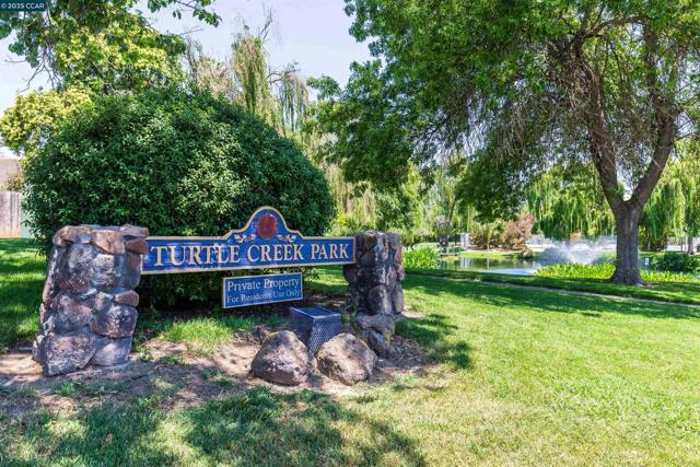 4516 Spring Valley Way, Concord CA: https://media.crmls.org/mediaz/6298bd98-3d9a-4874-a5e0-842c2c951523.jpg