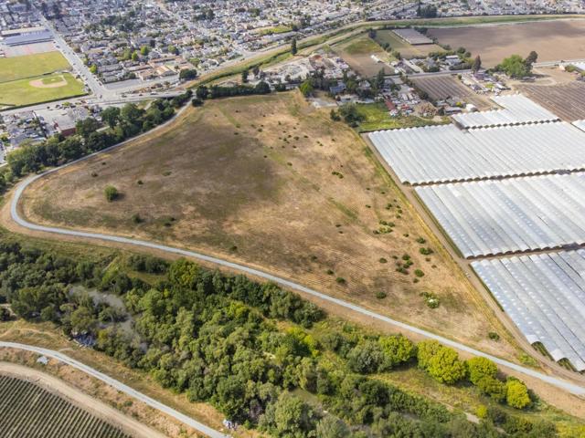 30 Riverside Road, Watsonville CA: https://media.crmls.org/mediaz/6298d7e8-1c20-4829-9567-fd308f006a79.jpg