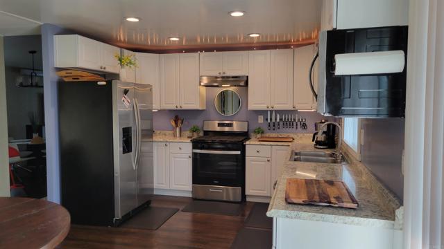 21434 Tumbleweed Way, Saugus CA: https://media.crmls.org/mediaz/62996ae2-54d9-47dd-b5fd-6c5e326d24fb.jpg
