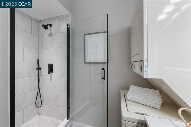 2749 Pine Knoll Dr., Walnut Creek CA: https://media.crmls.org/mediaz/62998e80-b75f-418b-8f4f-85a35aaaf687.jpg