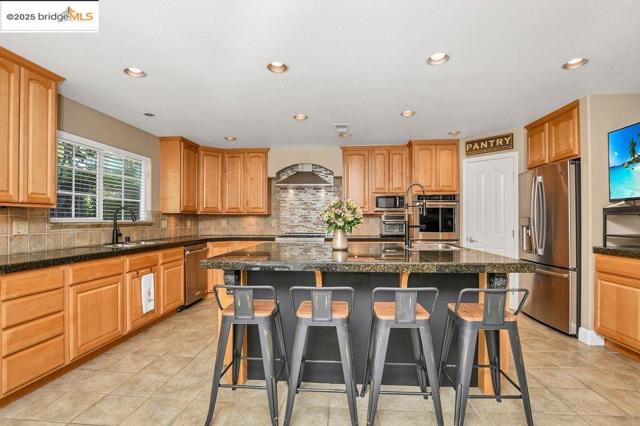 197 Branbury Dr, Campbell CA: https://media.crmls.org/mediaz/62999d65-95a9-4009-a780-0c358500dcab.jpg