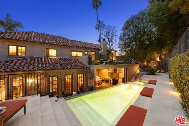 3300 N Knoll Drive, Los Angeles CA: https://media.crmls.org/mediaz/629a1224-42c0-4624-8aeb-f9c718388d98.jpg