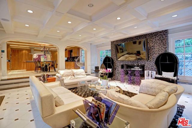 725 N Faring Road, Los Angeles CA: https://media.crmls.org/mediaz/629a4a24-7ca2-4b5a-b0de-ebaee61015f7.jpg