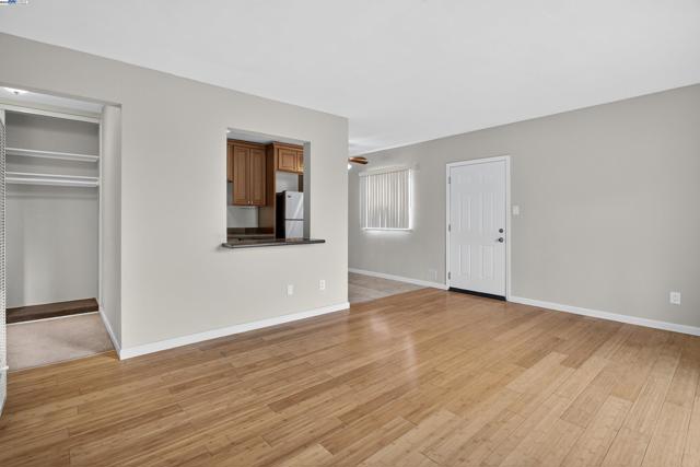 273 MacArthur Blvd, Oakland CA: https://media.crmls.org/mediaz/629a5fe3-ab6b-4223-947b-c6702f9da587.jpg