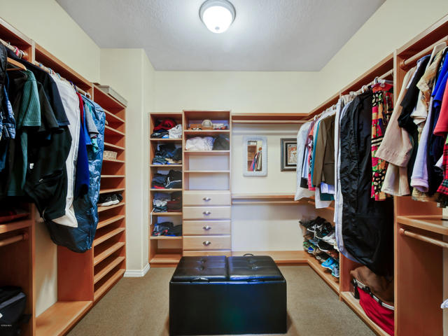 1333 Caspian Way, Oxnard CA: https://media.crmls.org/mediaz/629aece9-3645-4274-87a4-3a736dfb901e.jpg