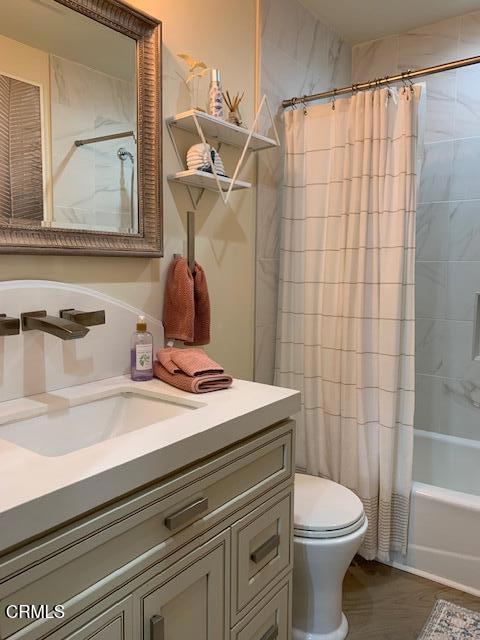 5356 Driftwood Street, Oxnard CA: https://media.crmls.org/mediaz/629b17c8-fde6-4b8d-a1b7-3048f0a78da6.jpg